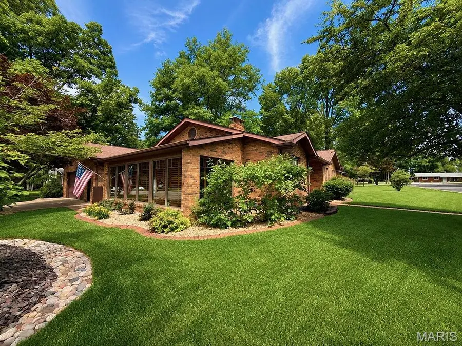 315 Pin Oak Street, Trenton, IL 62293 - #3