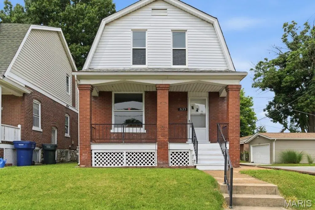 3123 Ivanhoe Avenue, Saint Louis, MO 63139 - #1