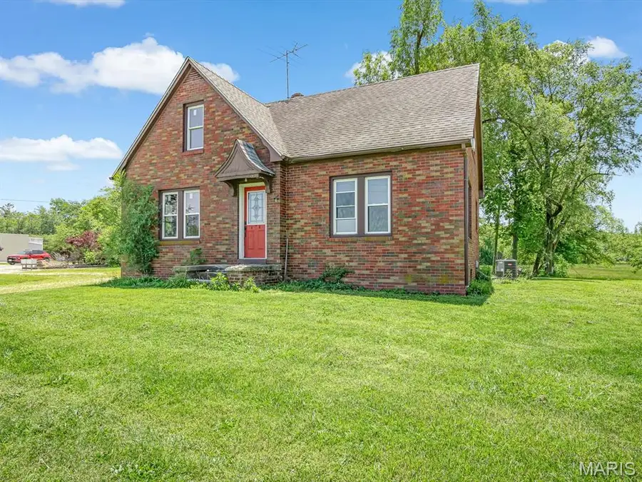 1526 W Saint Louis Street, Nashville, IL 62263 - #3