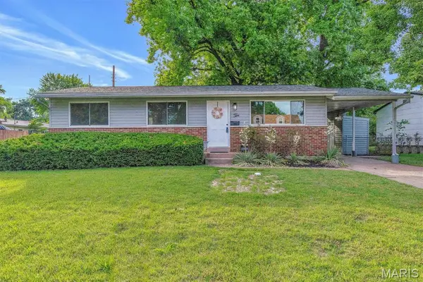 10 Garnier Court, Florissant, MO 63031