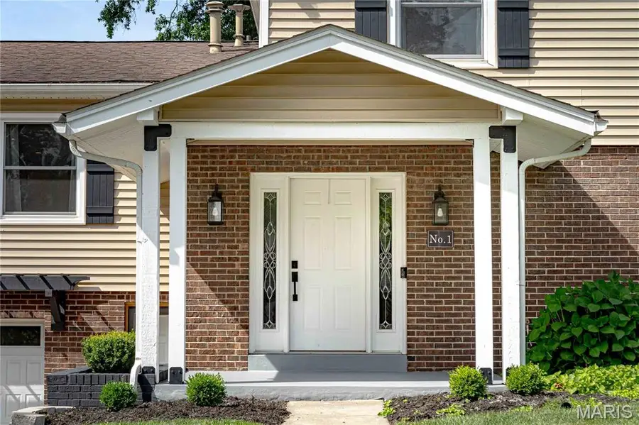 1 Vienna Court, Lake Saint Louis, MO 63367 - #3