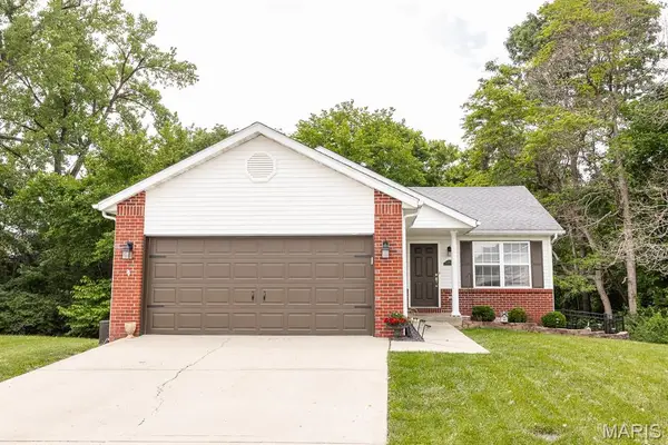 102 Bayridge Court, Glen Carbon, IL 62034