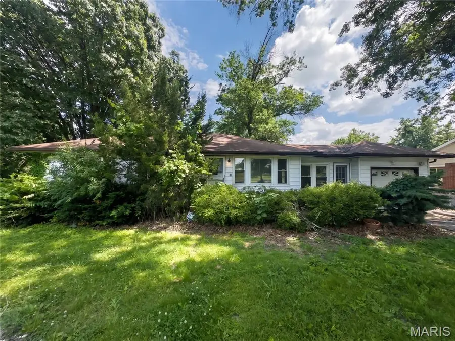 11424 Larimore Road, Saint Louis, MO 63138 - #2