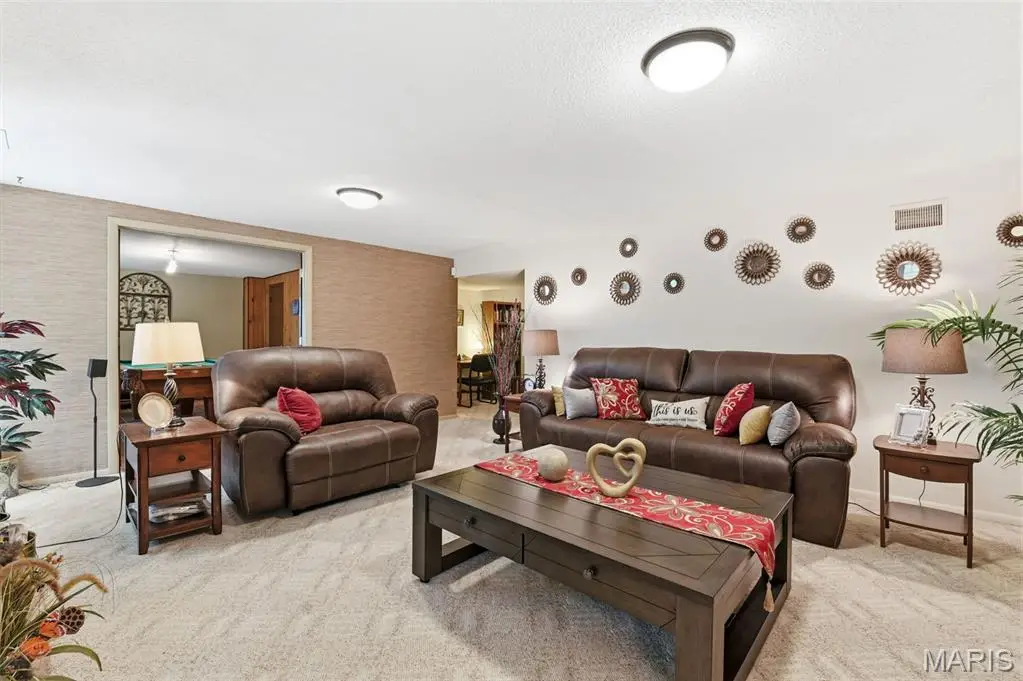 11010 Thousand Oaks Drive, Saint Louis, MO 63136 - #1