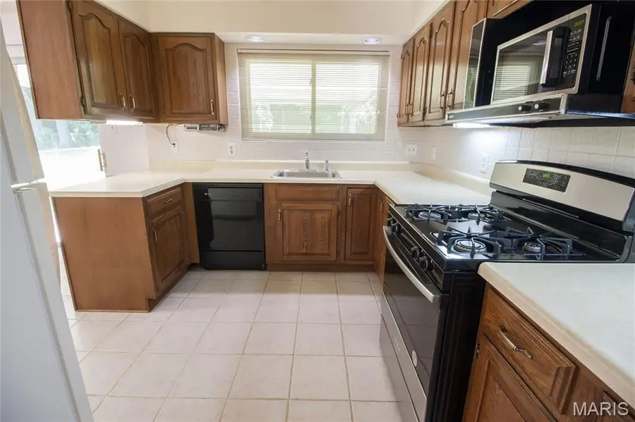 2379 Wesglen Estates Drive, Maryland Heights, MO 63043 - #2