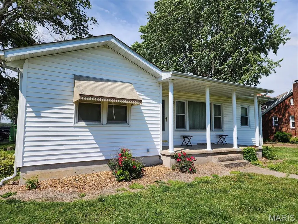 327 W Wall Street, Worden, IL 62097 - #1