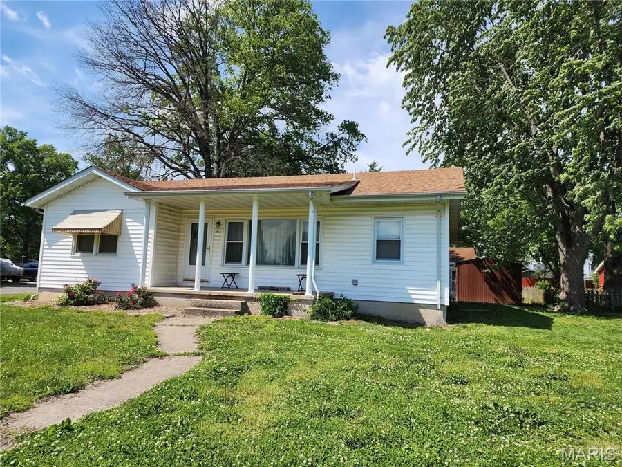 327 W Wall Street, Worden, IL 62097 - #3