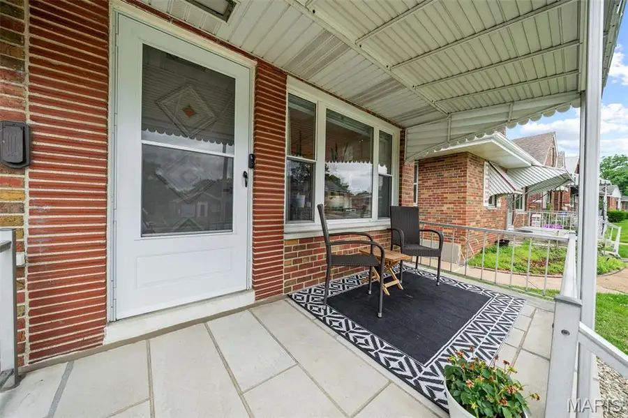 6916 Hampton Avenue, Saint Louis, MO 63109 - #3