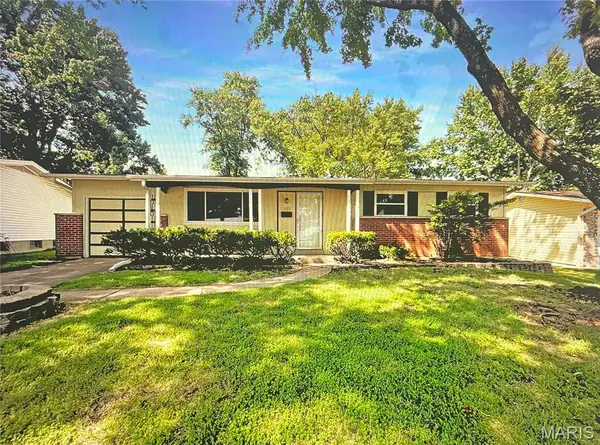 1395 Redbird Drive, Florissant, MO 63031