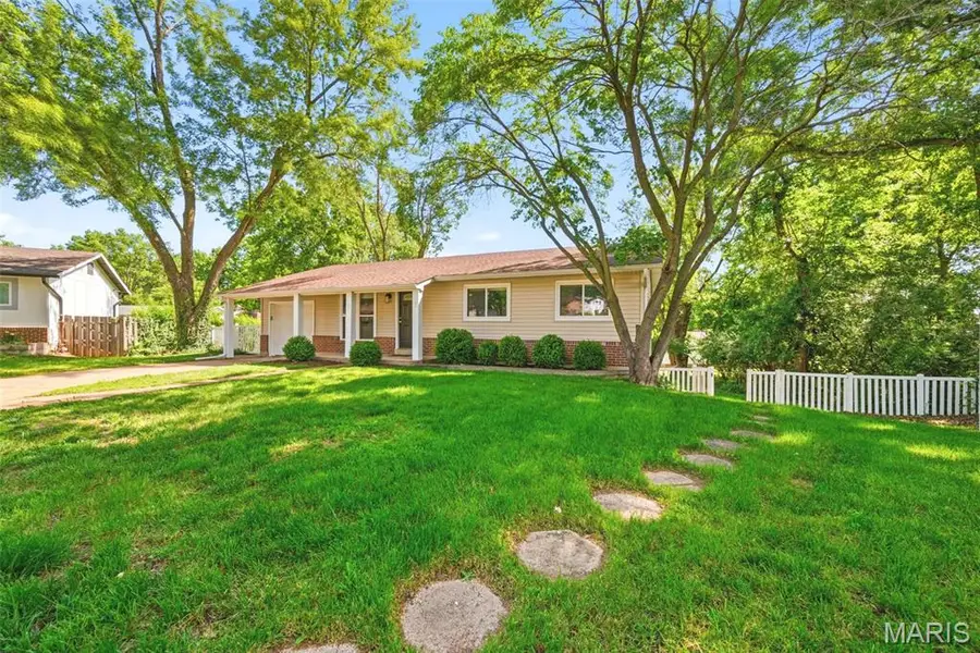 431 Rockview Drive, Oakville, MO 63129 - #2