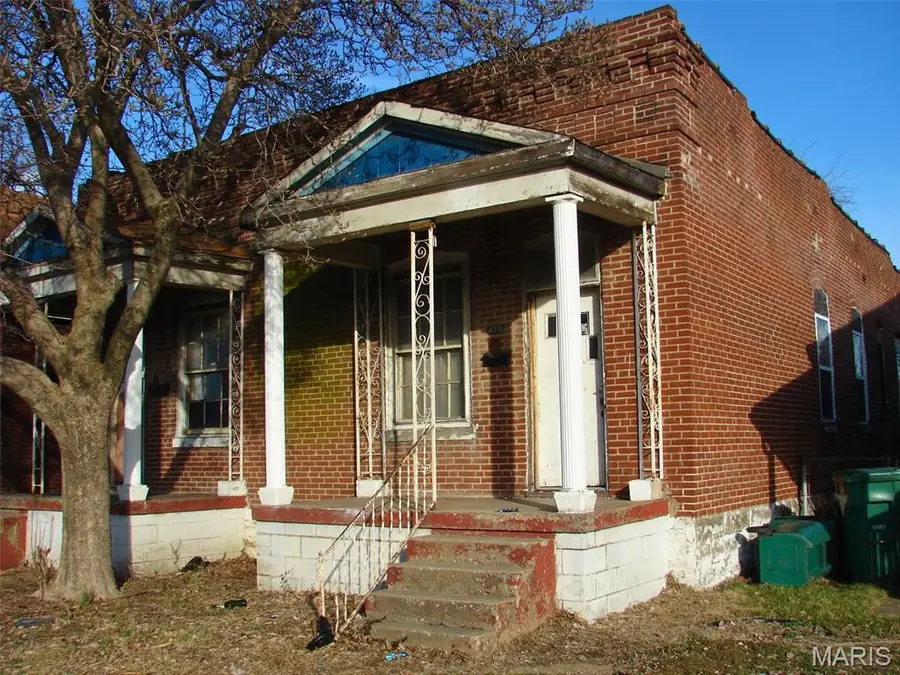 472 N 25th Street, East Saint Louis, IL 62205 - #2