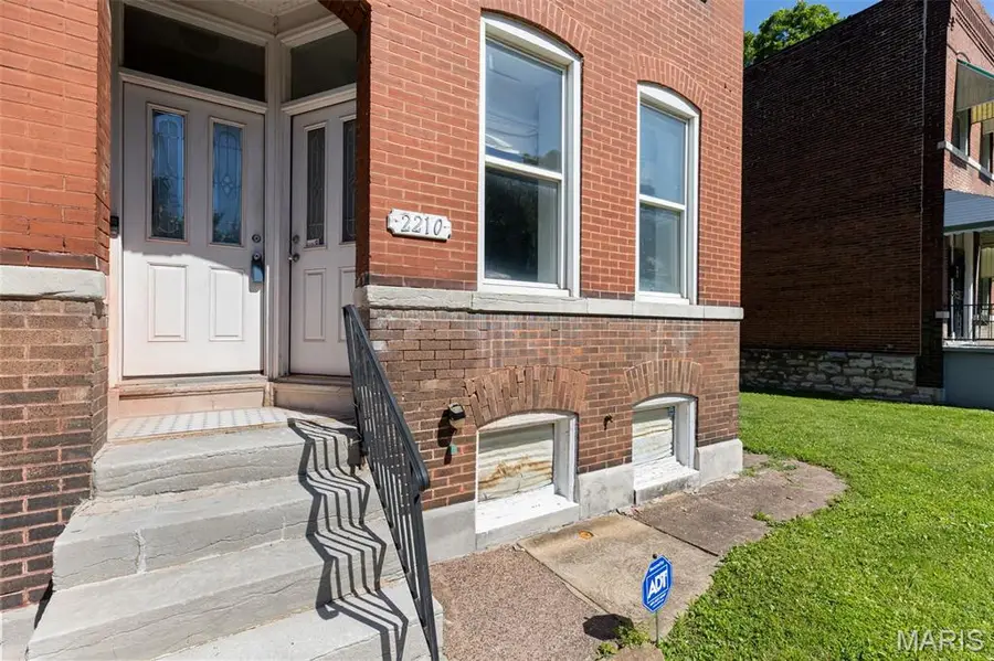 2210 Missouri Avenue, Saint Louis, MO 63104 - #3