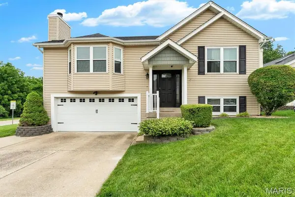 210 Kunze Drive, St Charles, MO 63303