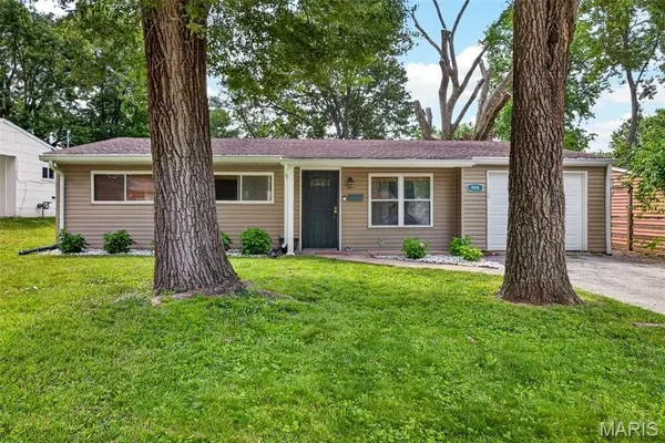 9818 Tanbark Lane, St Louis, MO 63134