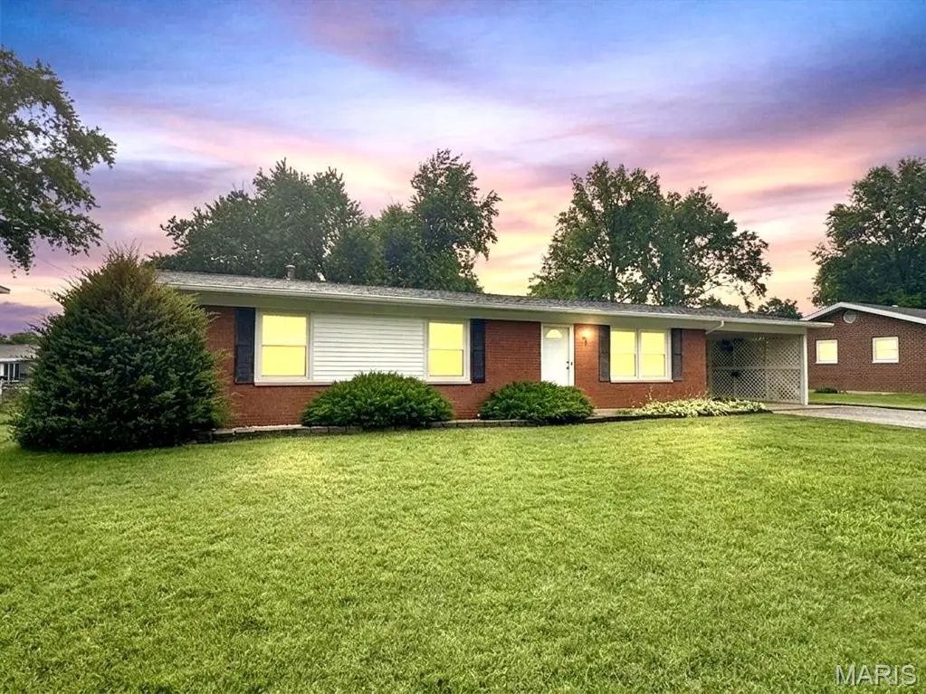 429 Sunset Drive, Waterloo, IL 62298 - #1