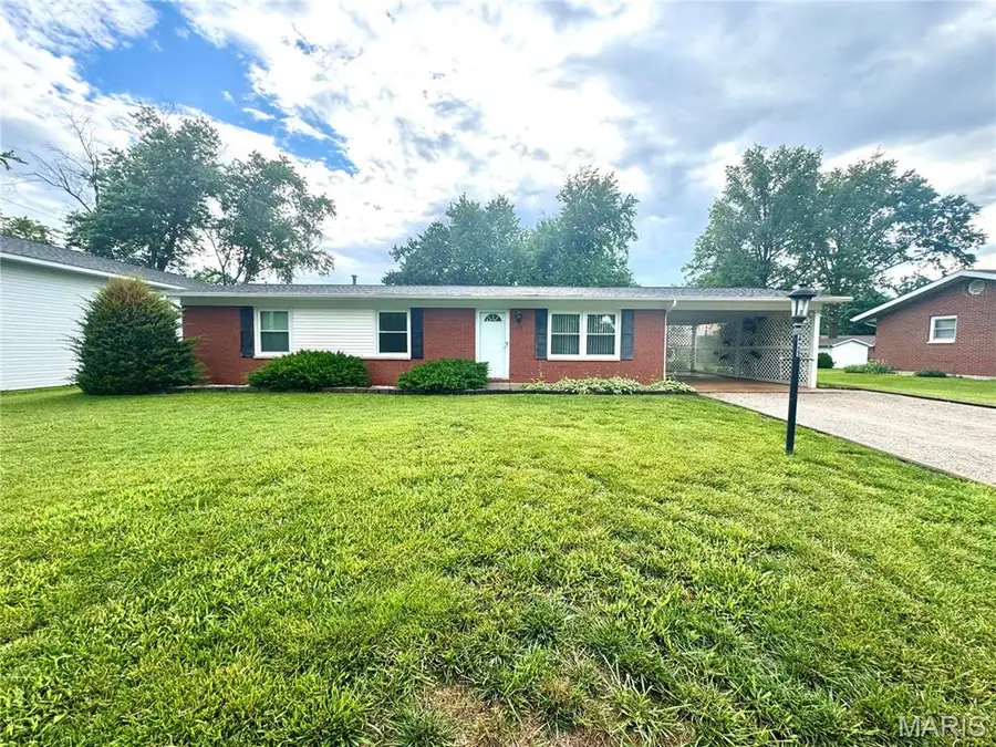 429 Sunset Drive, Waterloo, IL 62298 - #2