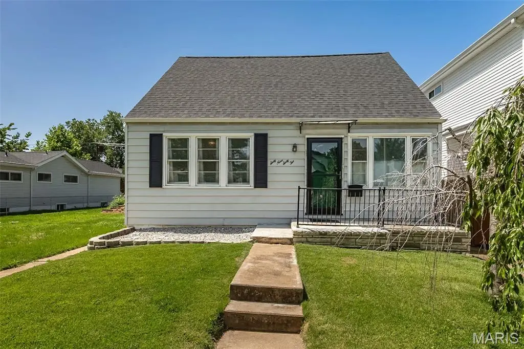 6962 Sutherland Avenue, Saint Louis, MO 63109 - #1