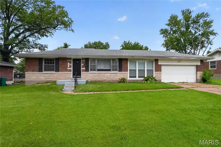 9625 Colony Drive, Saint Louis, MO 63137 - #2
