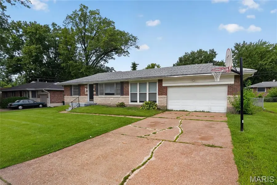 9625 Colony Drive, Saint Louis, MO 63137 - #3