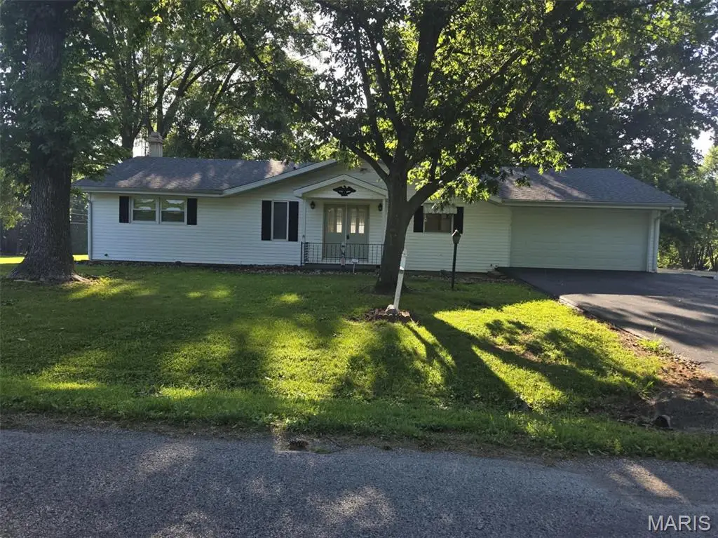 21104 4th Street, Carlyle, IL 62231 - #1