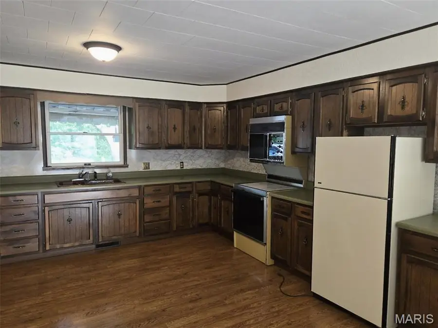 21104 4th Street, Carlyle, IL 62231 - #3