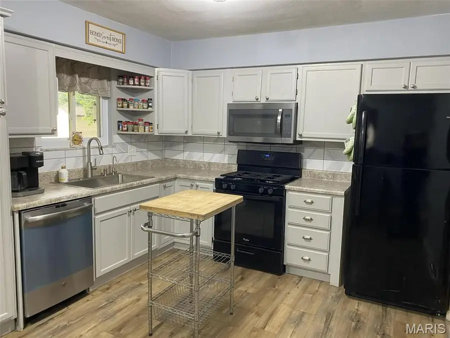22 Saint George Drive, Belleville, IL 62221 - #2