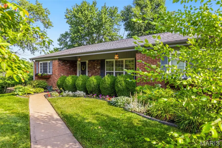 11201 Trieste Drive, Saint Louis, MO 63146 - #2