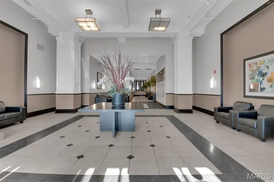 1501 Locust Street #1102, Saint Louis, MO 63103 - #2