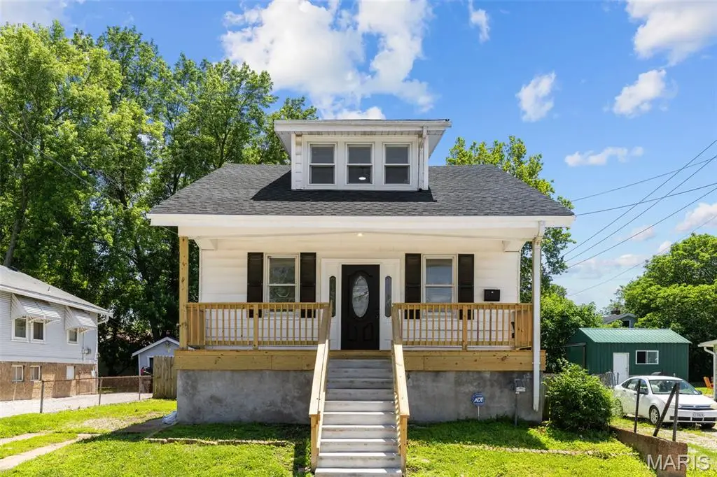 136 W Arlee Avenue, Saint Louis, MO 63125 - #1