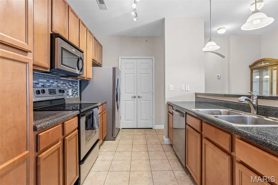 35 Kassebaum Lane #200, Tesson Ferry, MO 63129 - #3