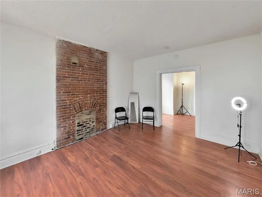 5911-5913 S Broadway, Saint Louis, MO 63111 - #2