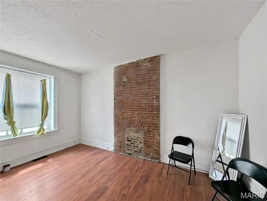 5911-5913 S Broadway, Saint Louis, MO 63111 - #3