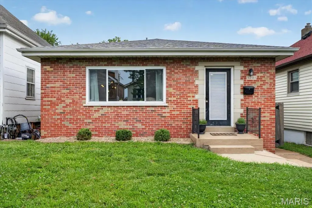 5701 Lansdowne Avenue, Saint Louis, MO 63109 - #1