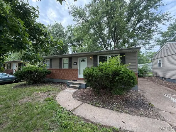 1388 Farmview Avenue, St Louis, MO 63138
