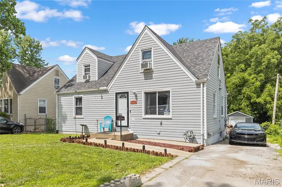 3731 Edmundson Road, Saint Louis, MO 63114 - #2
