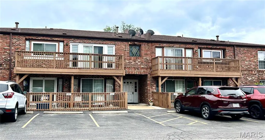 4290 Chateau De Ville Drive #C, Saint Louis, MO 63129 - #1