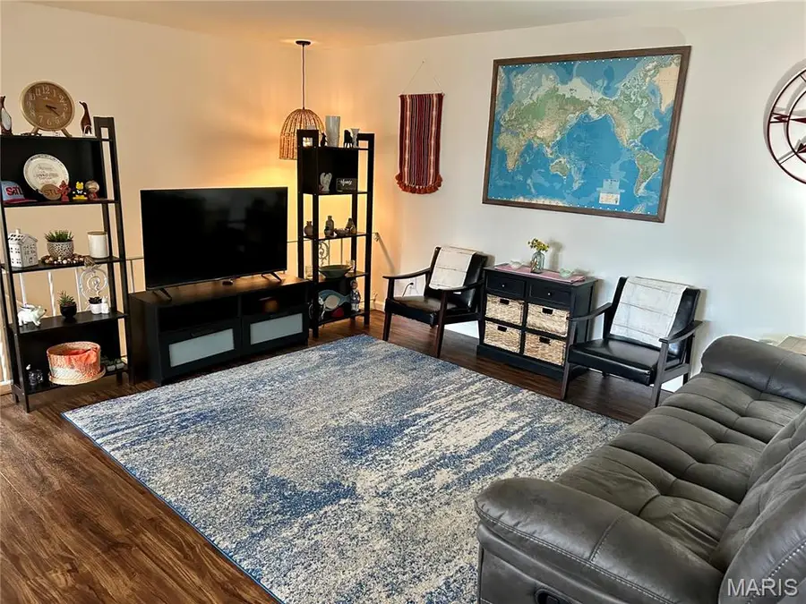 4290 Chateau De Ville Drive #C, Saint Louis, MO 63129 - #3