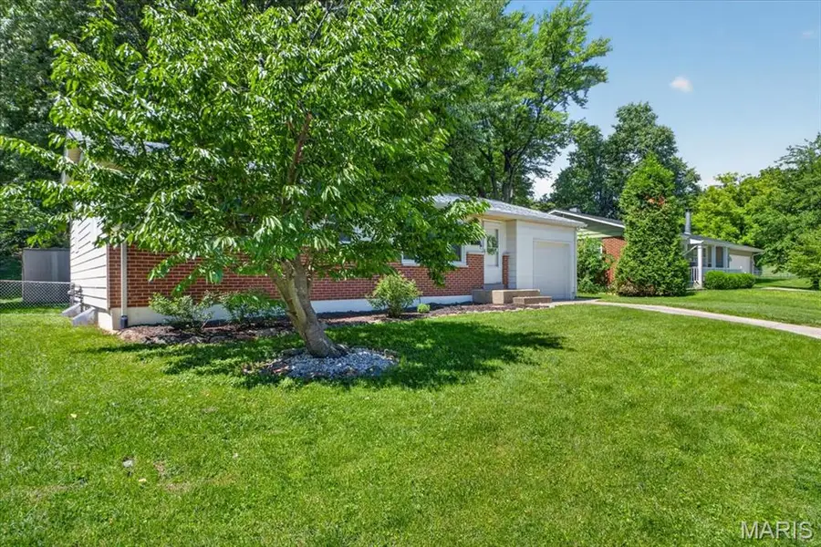 139 Woodlawn Drive, Saint Charles, MO 63301 - #3
