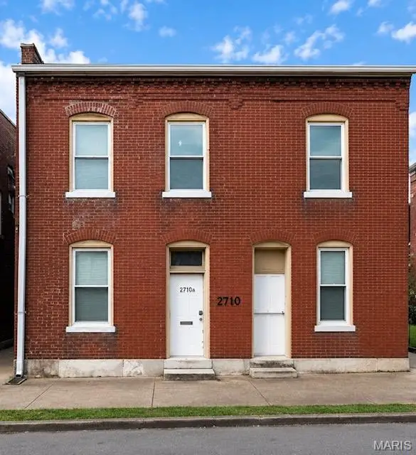 2710 Chippewa Street, St Louis, MO 63118