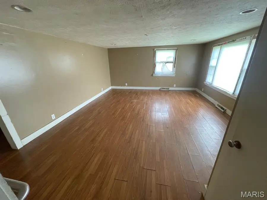4012 Illinois Route 16, Litchfield, IL 62056 - #3