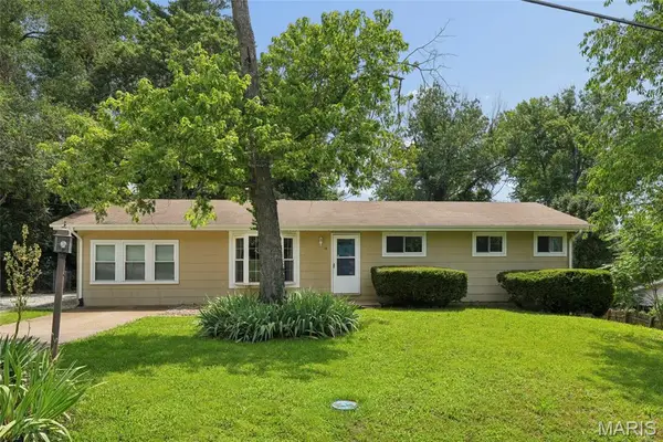 14 Ken Drive, Fenton, MO 63026