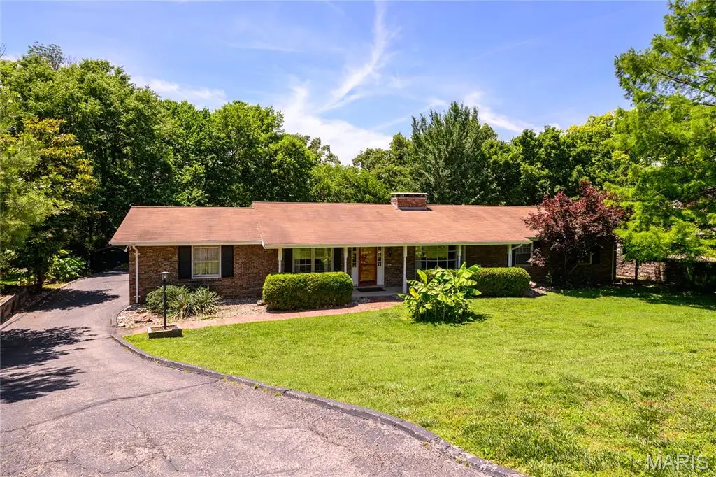 10814 Forest Circle Drive, Sunset Hills, MO 63128 - #1