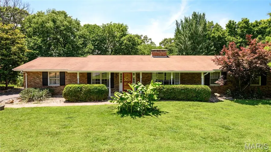 10814 Forest Circle Drive, Sunset Hills, MO 63128 - #2