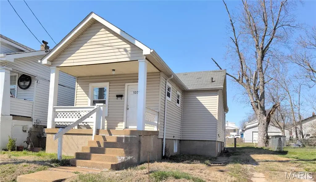 137 W Arlee Avenue, Saint Louis, MO 63125 - #1