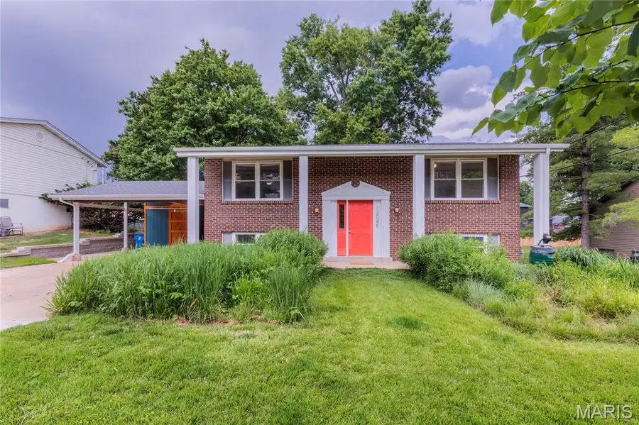 12045 Ameling Road, Maryland Heights, MO 63043 - #2