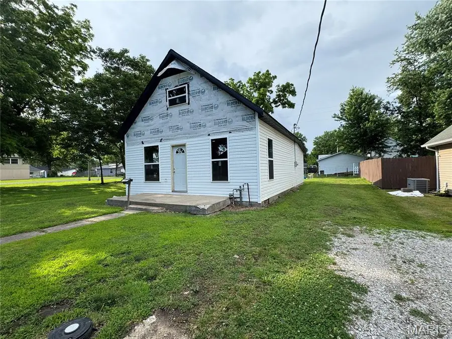 603 E Chestnut Street, Gillespie, IL 62033 - #2