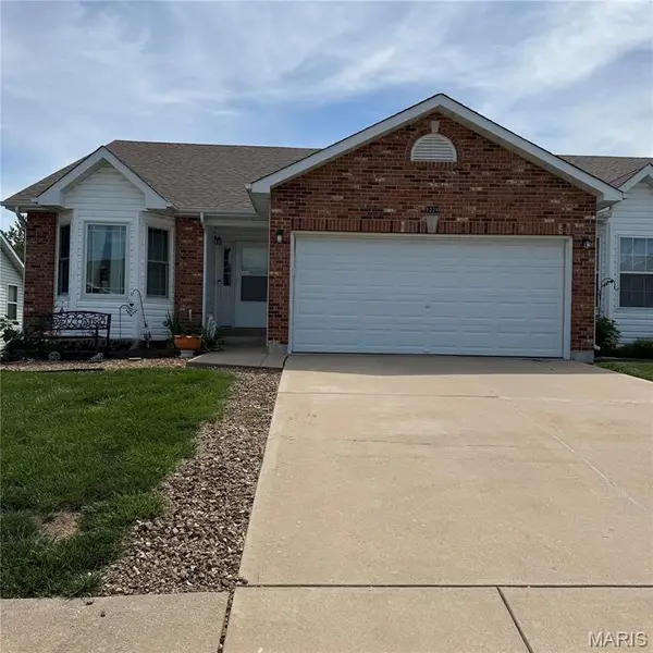 1024 Pin Oak Drive, Warrenton, MO 63383