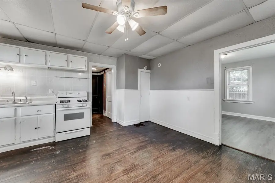 7014 Raymond Avenue, University City, MO 63130 - #2