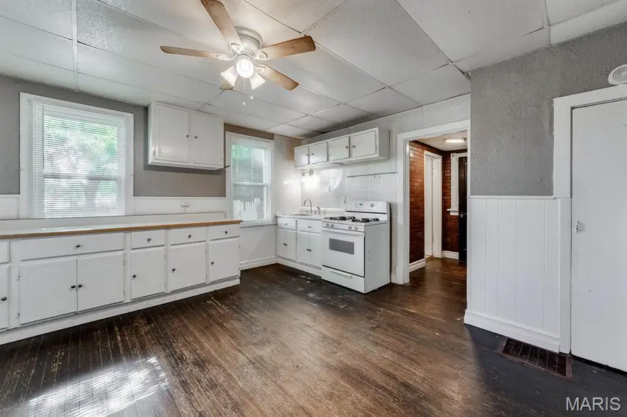 7014 Raymond Avenue, University City, MO 63130 - #3