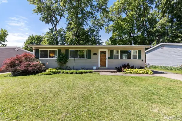 1040 Kostka Lane, Florissant, MO 63031